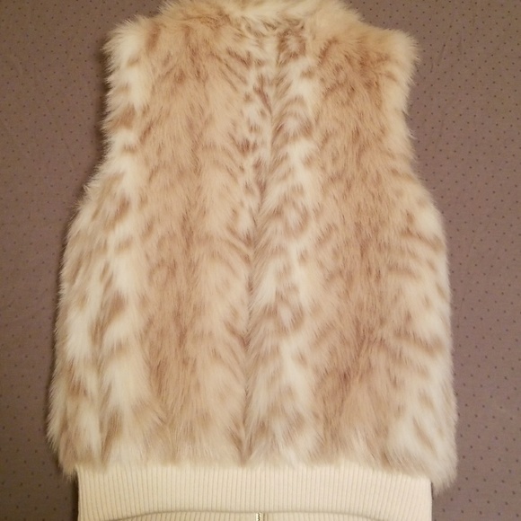 Ellen Tracy Foux Snow Leopard Fur Vest size M - Picture 3 of 4